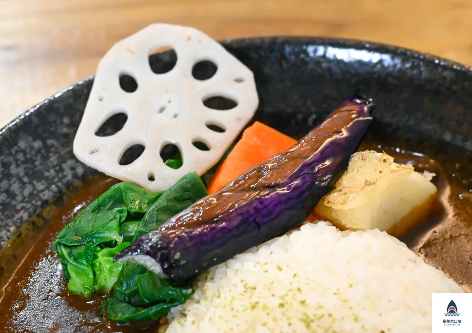 台中精明商圈美食,台中好吃咖哩推薦,綠光咖哩,台中西區美食推薦 @鯊魚大口咬 台中精明商圈美食,台中好吃咖哩推薦,綠光咖哩,台中西區美食推薦 @鯊魚大口咬