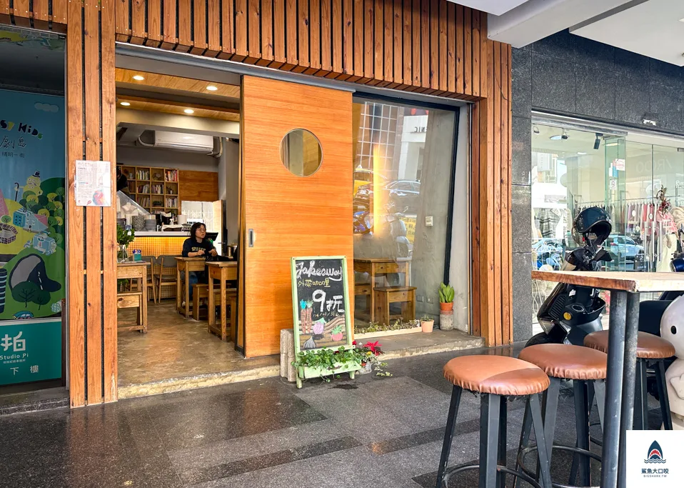 台中精明商圈美食,台中好吃咖哩推薦,綠光咖哩,台中西區美食推薦 @鯊魚大口咬 台中精明商圈美食,台中好吃咖哩推薦,綠光咖哩,台中西區美食推薦 @鯊魚大口咬
