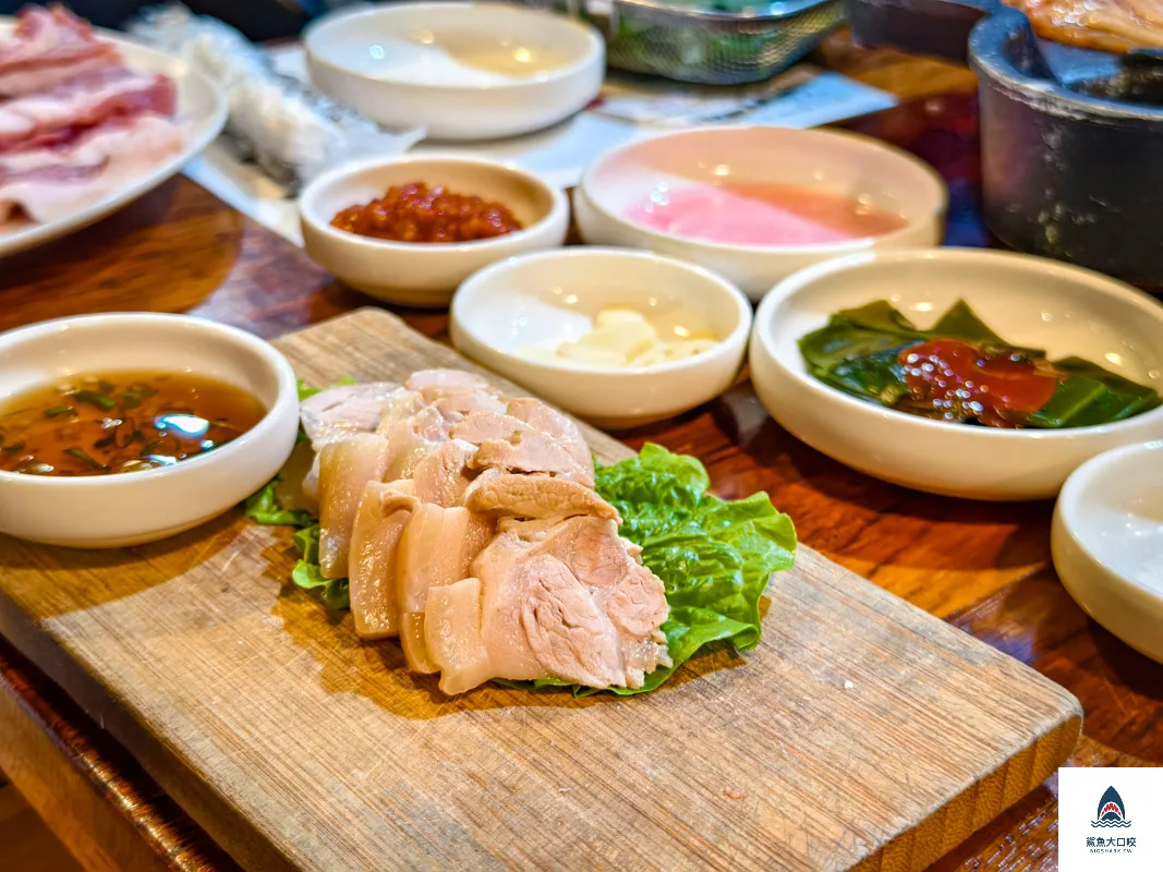 濟州島美食推薦,濟州米其林必比登推薦,濟州菜板豚 @鯊魚大口咬