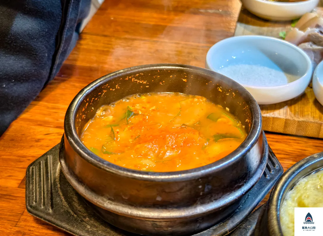 濟州島美食推薦,濟州米其林必比登推薦,濟州菜板豚 @鯊魚大口咬