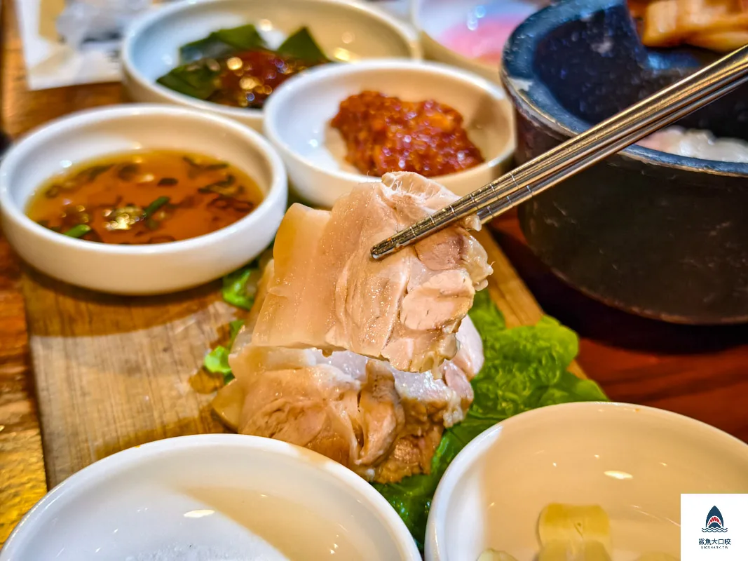 濟州島美食推薦,濟州米其林必比登推薦,濟州菜板豚 @鯊魚大口咬