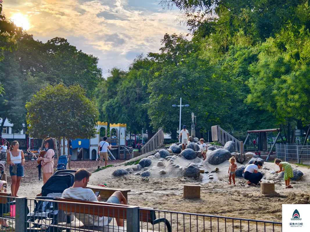 維也納水族館公園Esterházypark,維也納水族館公園,Esterházypark @鯊魚大口咬