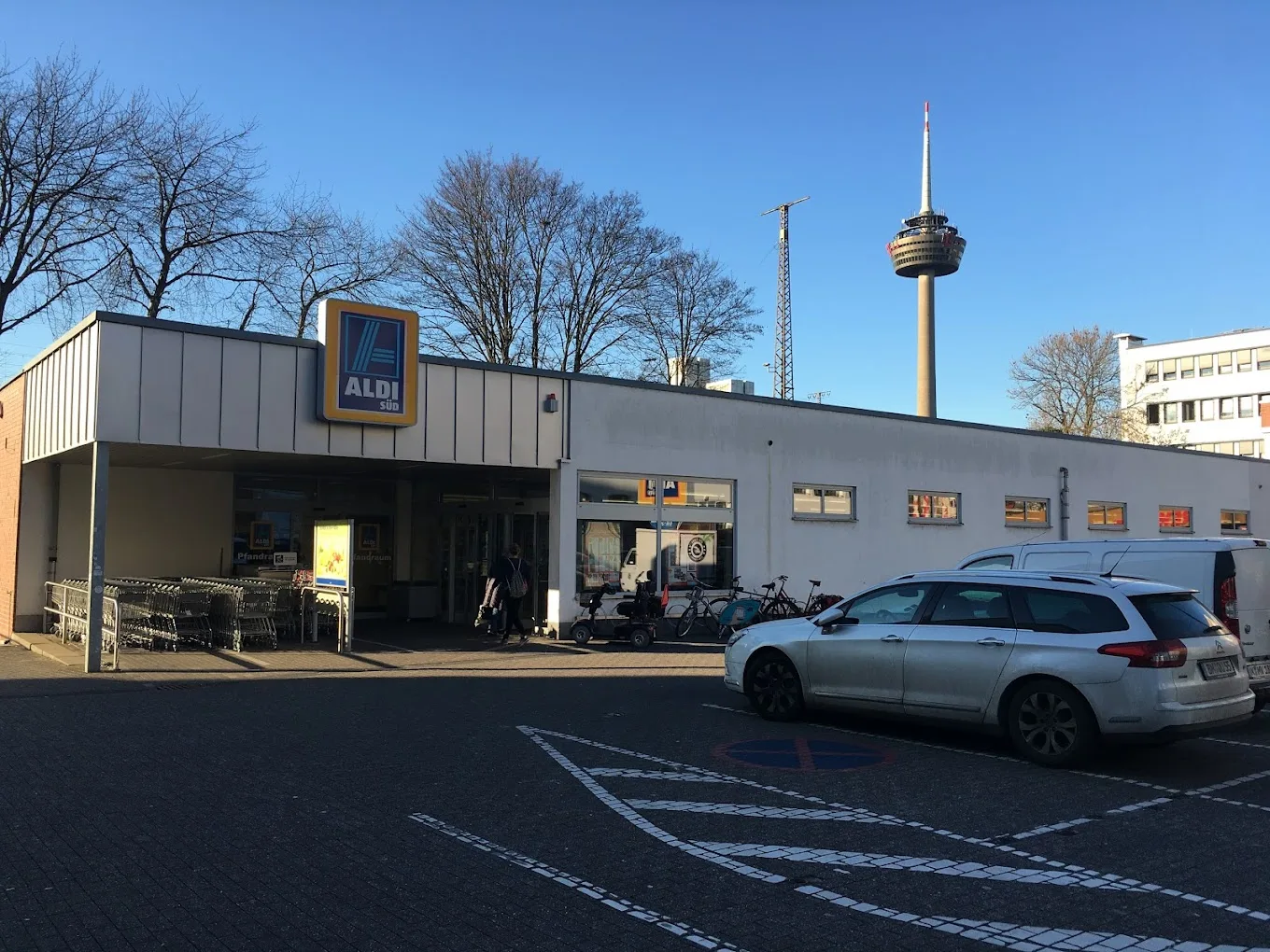 ALDI超市,德國ALDI @鯊魚大口咬