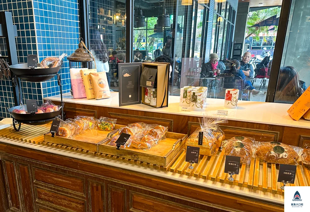 卡啡那大墩店,台中南屯咖啡廳,台中不限時咖啡館 @鯊魚大口咬