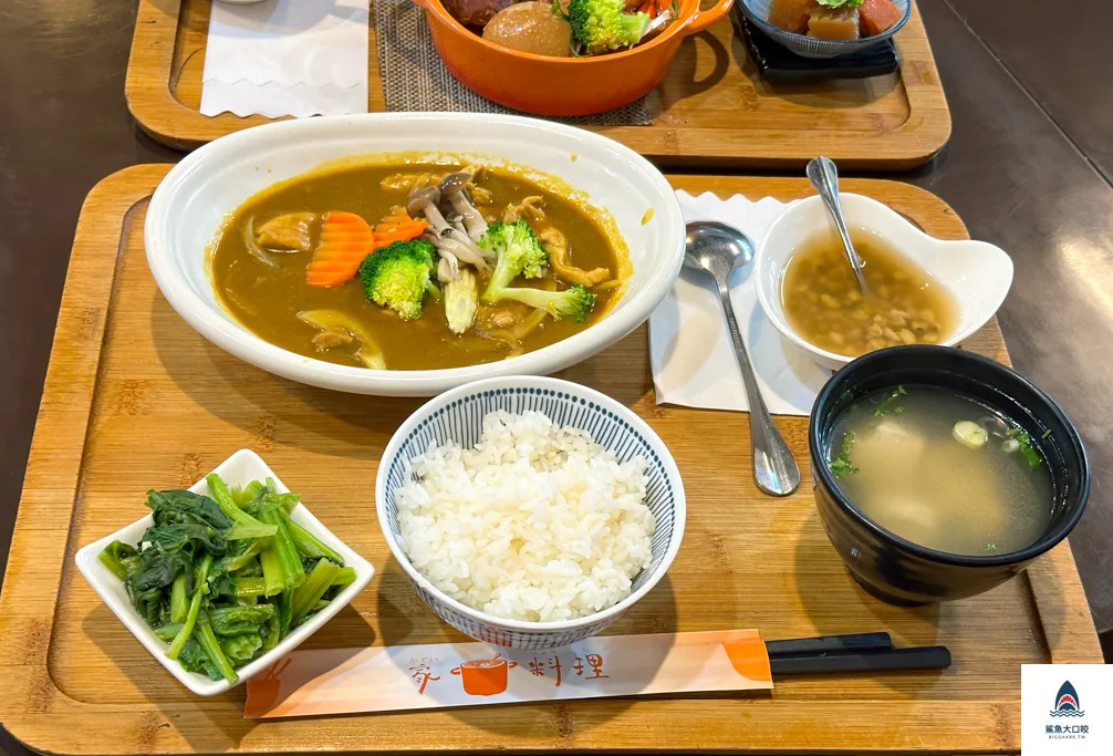 南屯美食推薦,台中家庭料理,台中家常美食餐廳,台中家料理,南屯家料理,南屯家料理菜單,南屯便當推薦 @鯊魚大口咬 南屯美食推薦,台中家庭料理,台中家常美食餐廳,台中家料理,南屯家料理,南屯家料理菜單,南屯便當推薦 @鯊魚大口咬