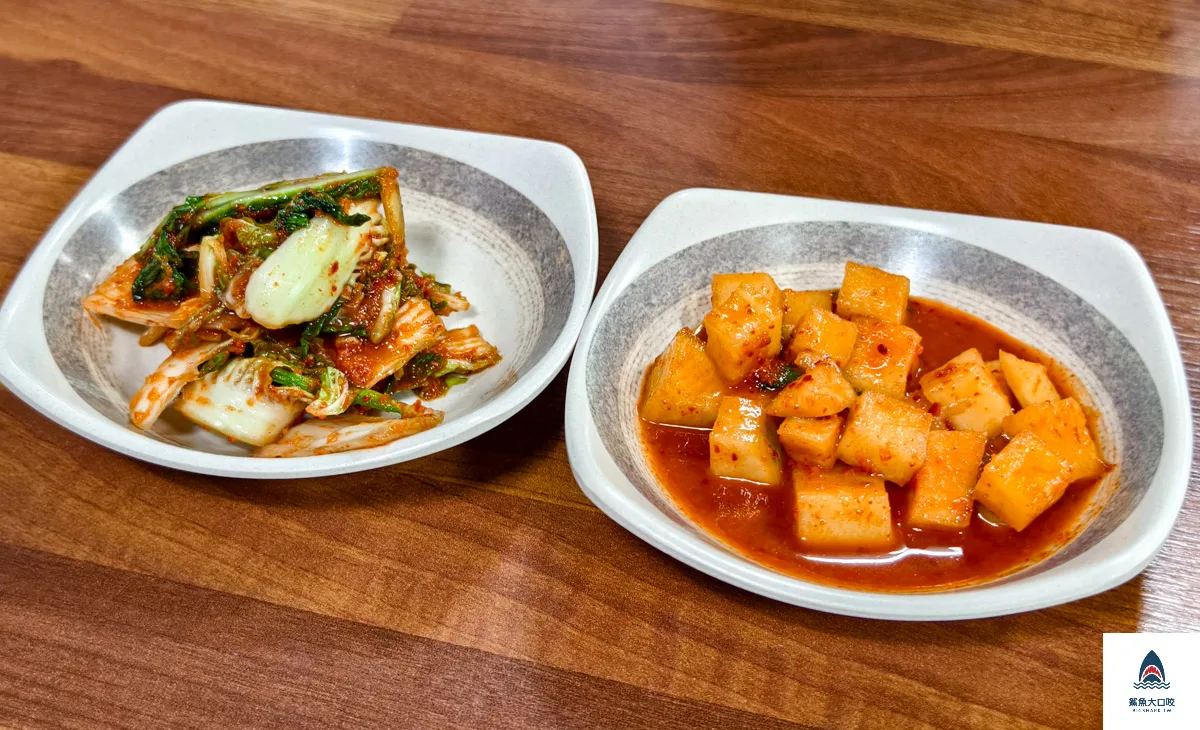 城山日出峰美食推薦,濟州島美食,城山日出峰刀削麵성산일출봉손칼국수 @鯊魚大口咬