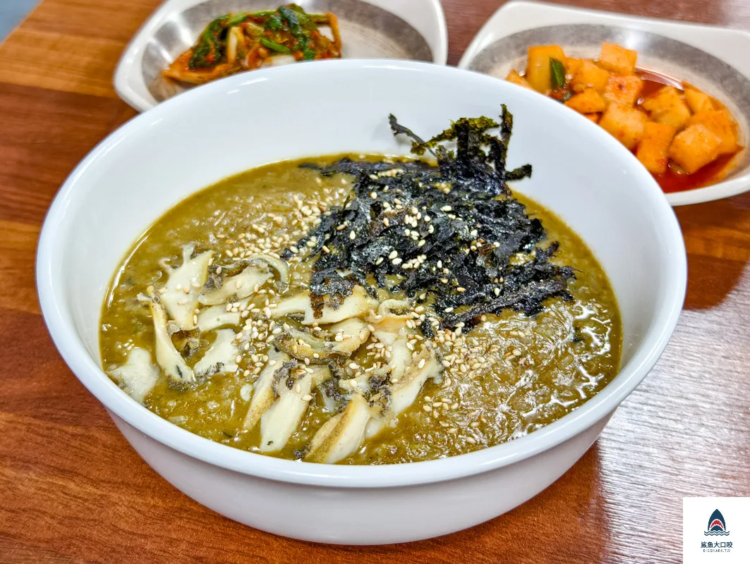 城山日出峰美食推薦,濟州島美食,城山日出峰刀削麵성산일출봉손칼국수 @鯊魚大口咬