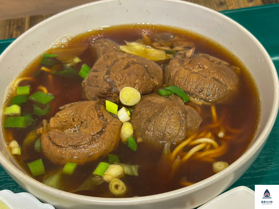 台中牛肉麵推薦,陳師傅牛肉麵大王 @鯊魚大口咬 台中牛肉麵推薦,陳師傅牛肉麵大王 @鯊魚大口咬
