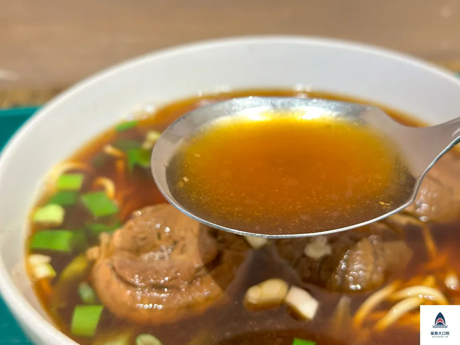 台中牛肉麵推薦,陳師傅牛肉麵大王 @鯊魚大口咬 台中牛肉麵推薦,陳師傅牛肉麵大王 @鯊魚大口咬