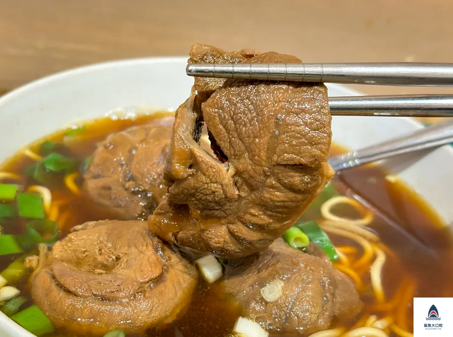 台中牛肉麵推薦,陳師傅牛肉麵大王 @鯊魚大口咬 台中牛肉麵推薦,陳師傅牛肉麵大王 @鯊魚大口咬