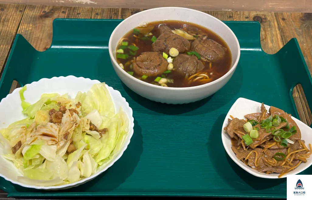 台中牛肉麵推薦,陳師傅牛肉麵大王 @鯊魚大口咬 台中牛肉麵推薦,陳師傅牛肉麵大王 @鯊魚大口咬
