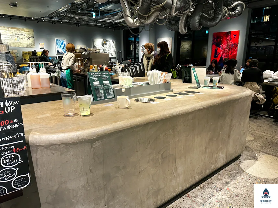 星巴克京都BAL店,日本特色星巴克 @鯊魚大口咬