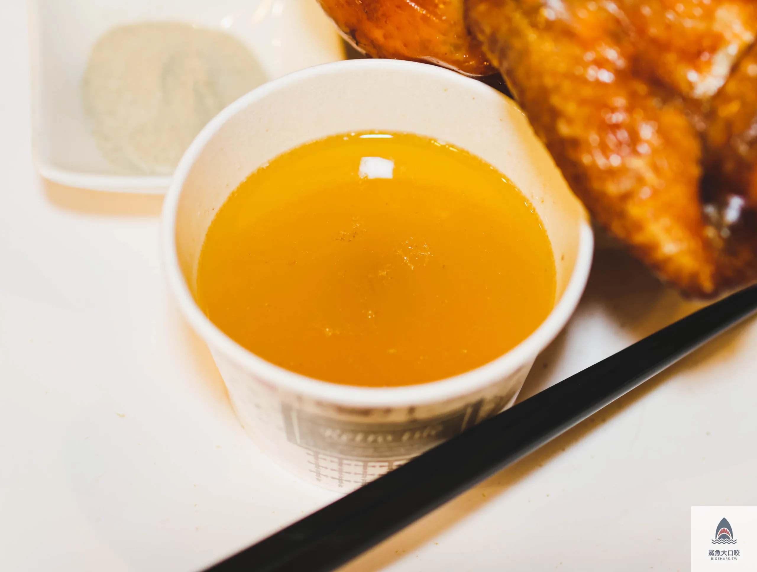 霖記甕缸雞,台中好吃烤雞推薦 @鯊魚大口咬