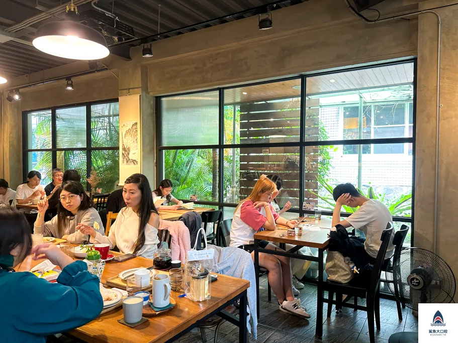 國資圖美食,台中南區咖啡廳,學田有藝,中興大學美食 @鯊魚大口咬