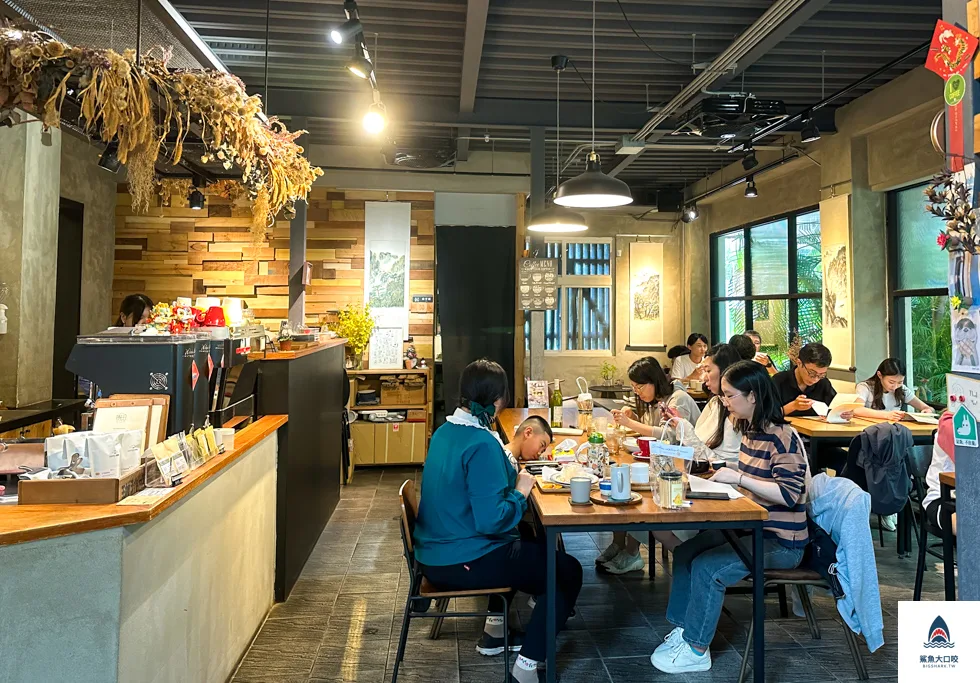 國資圖美食,台中南區咖啡廳,學田有藝,中興大學美食 @鯊魚大口咬