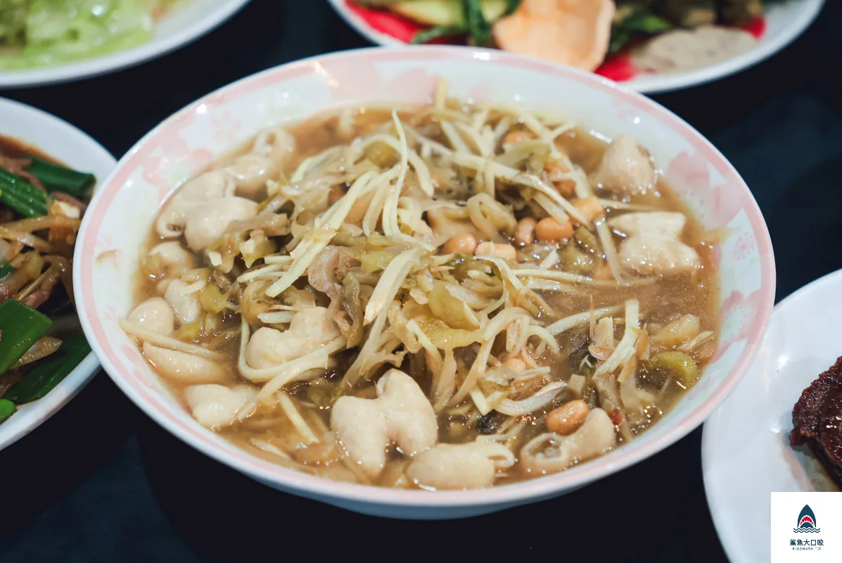 炫庄桶仔雞,炫庄桶仔雞菜單,台北桶仔雞 @鯊魚大口咬