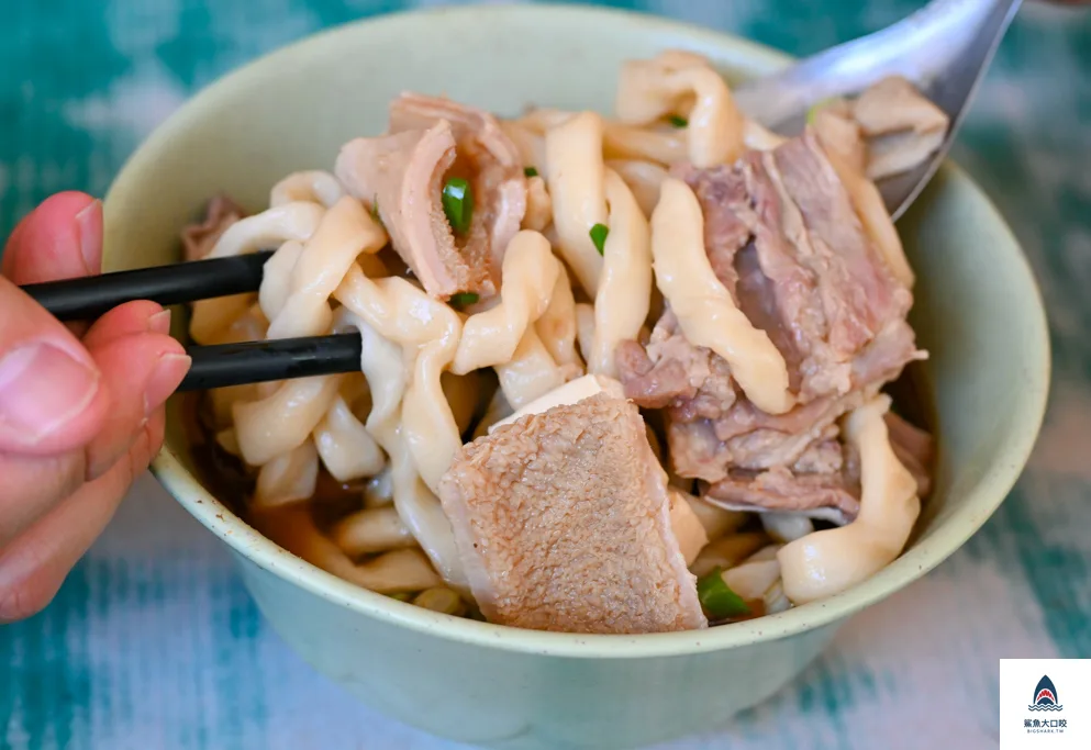西門美食,老劉刀切牛肉麵,台北牛肉麵,西門牛肉麵 @鯊魚大口咬 西門美食,老劉刀切牛肉麵,台北牛肉麵,西門牛肉麵 @鯊魚大口咬