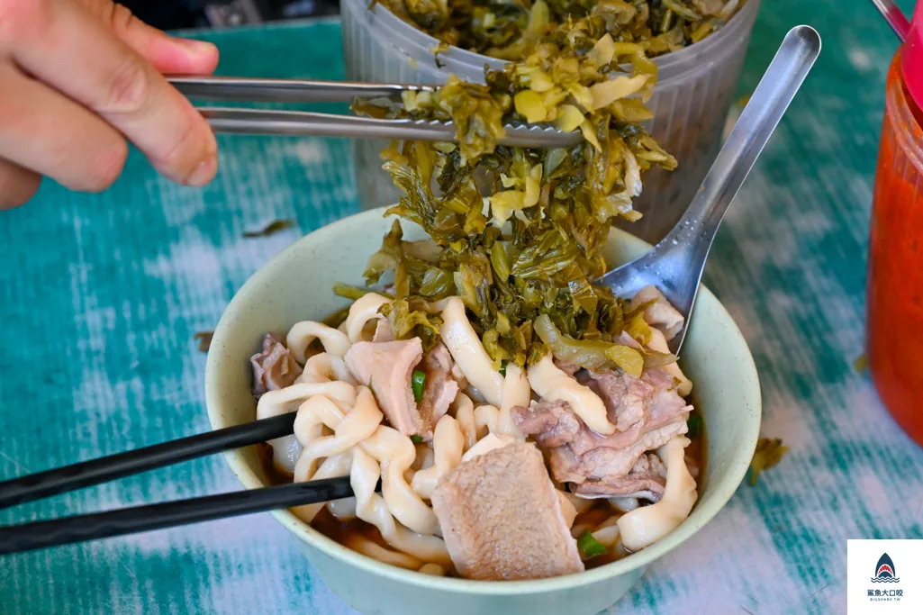 西門美食,老劉刀切牛肉麵,台北牛肉麵,西門牛肉麵 @鯊魚大口咬 西門美食,老劉刀切牛肉麵,台北牛肉麵,西門牛肉麵 @鯊魚大口咬