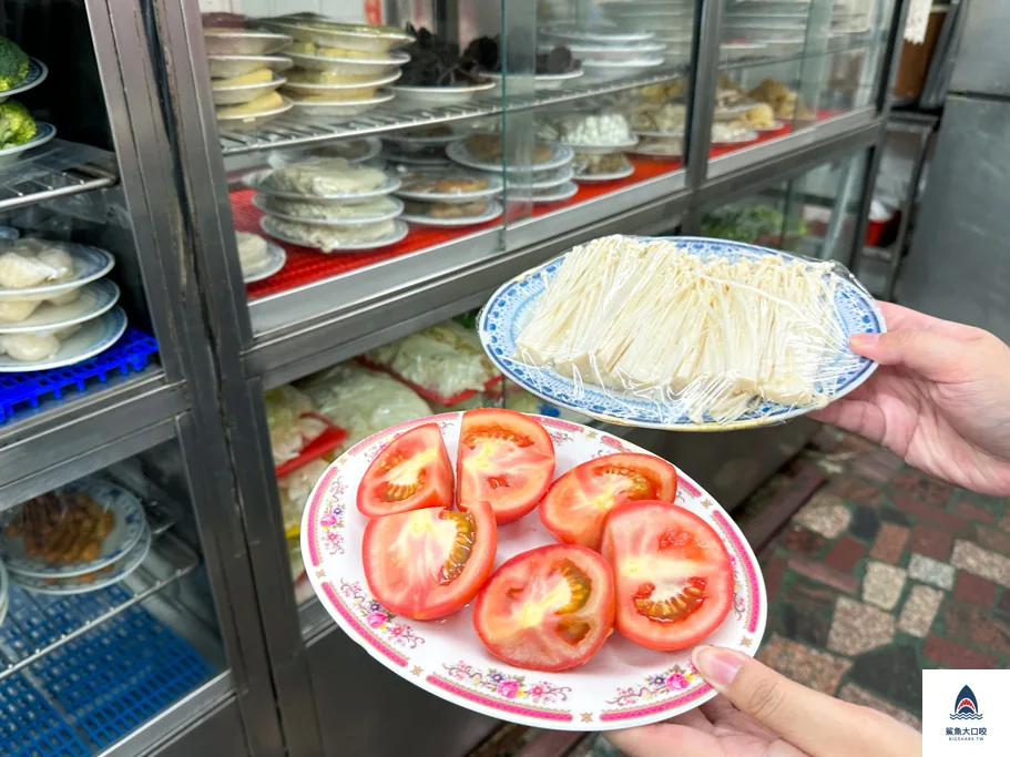 曾德火鍋自助城訂位,西門町美食,曾德火鍋自助城,台北石頭火鍋推薦,西門町火鍋,曾德火鍋自助城菜單 @鯊魚大口咬 曾德火鍋自助城訂位,西門町美食,曾德火鍋自助城,台北石頭火鍋推薦,西門町火鍋,曾德火鍋自助城菜單 @鯊魚大口咬