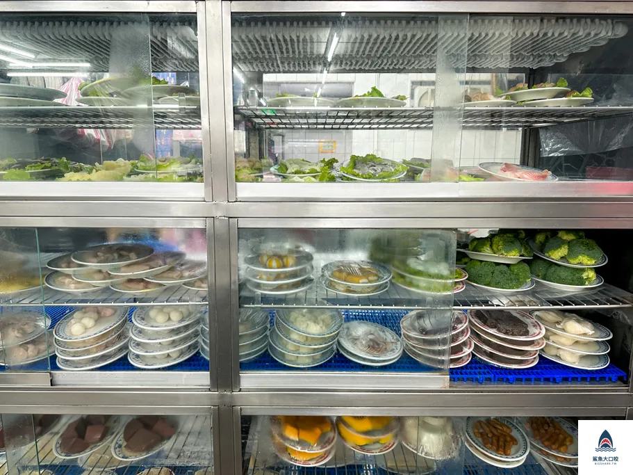 曾德火鍋自助城訂位,西門町美食,曾德火鍋自助城,台北石頭火鍋推薦,西門町火鍋,曾德火鍋自助城菜單 @鯊魚大口咬 曾德火鍋自助城訂位,西門町美食,曾德火鍋自助城,台北石頭火鍋推薦,西門町火鍋,曾德火鍋自助城菜單 @鯊魚大口咬