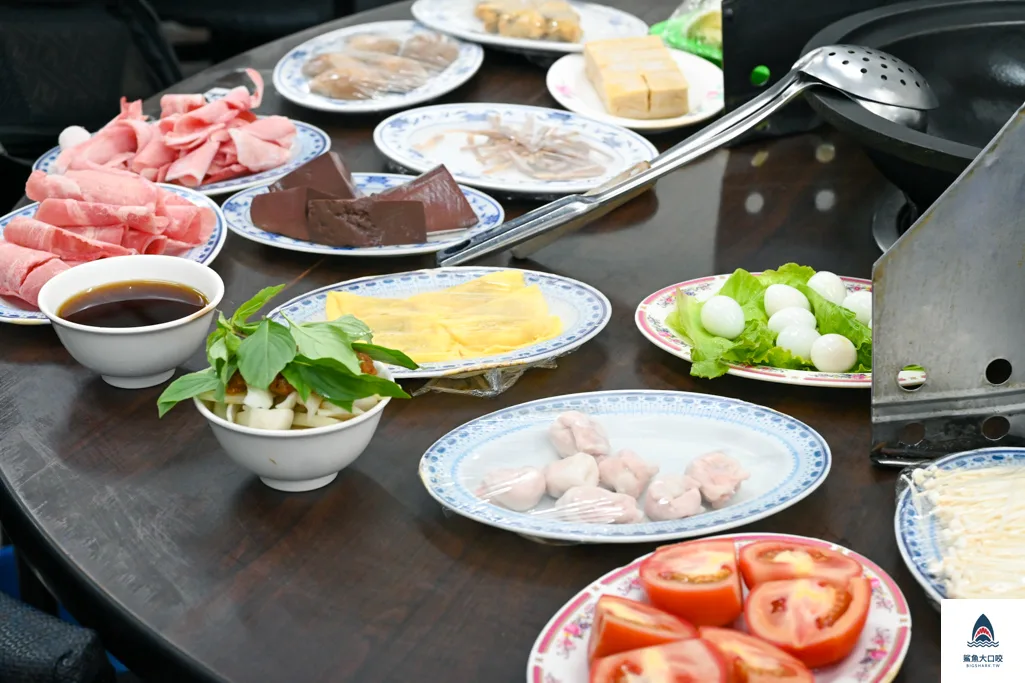 曾德火鍋自助城訂位,西門町美食,曾德火鍋自助城,台北石頭火鍋推薦,西門町火鍋,曾德火鍋自助城菜單 @鯊魚大口咬 曾德火鍋自助城訂位,西門町美食,曾德火鍋自助城,台北石頭火鍋推薦,西門町火鍋,曾德火鍋自助城菜單 @鯊魚大口咬