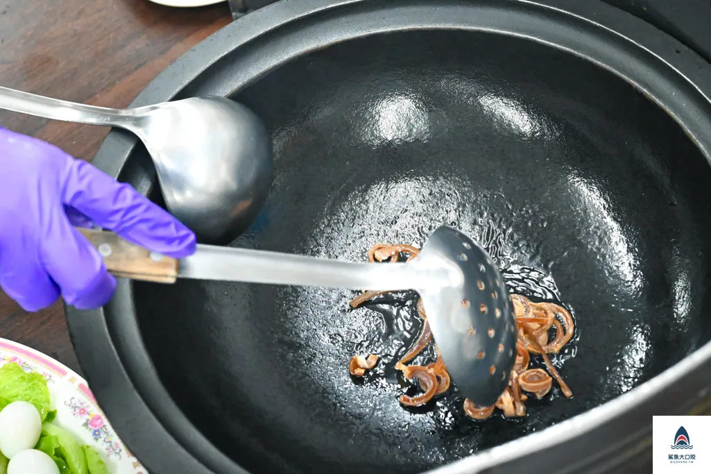 曾德火鍋自助城訂位,西門町美食,曾德火鍋自助城,台北石頭火鍋推薦,西門町火鍋,曾德火鍋自助城菜單 @鯊魚大口咬