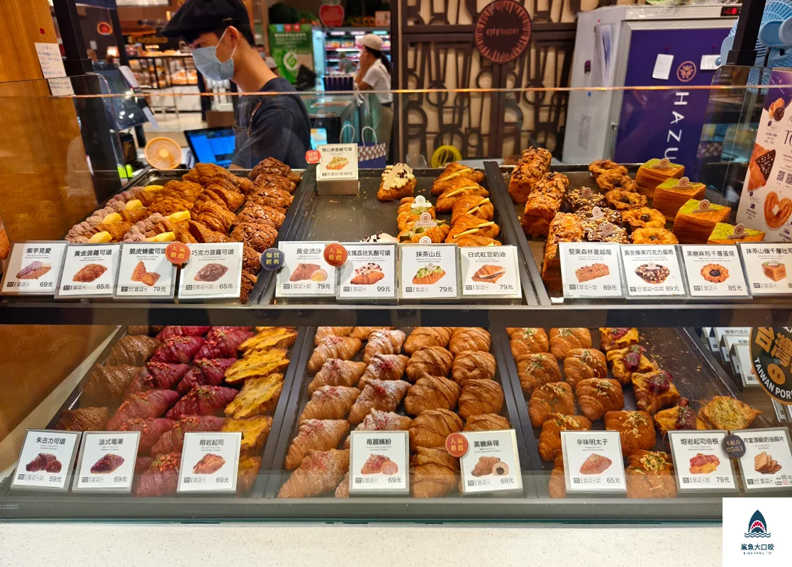 台中可頌推薦,八月堂,大遠百八月堂可頌,台中甜點推薦 @鯊魚大口咬