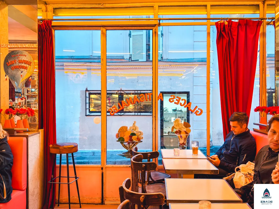 巴黎艾蜜莉的異想世界場景,Cafe des Deux Moulins雙風車咖啡館,巴黎咖啡廳推薦,巴黎蒙馬特 @鯊魚大口咬 巴黎艾蜜莉的異想世界場景,Cafe des Deux Moulins雙風車咖啡館,巴黎咖啡廳推薦,巴黎蒙馬特 @鯊魚大口咬