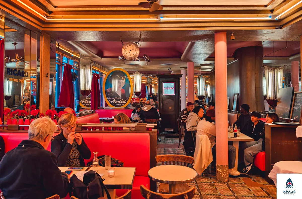 巴黎艾蜜莉的異想世界場景,Cafe des Deux Moulins雙風車咖啡館,巴黎咖啡廳推薦,巴黎蒙馬特 @鯊魚大口咬 巴黎艾蜜莉的異想世界場景,Cafe des Deux Moulins雙風車咖啡館,巴黎咖啡廳推薦,巴黎蒙馬特 @鯊魚大口咬