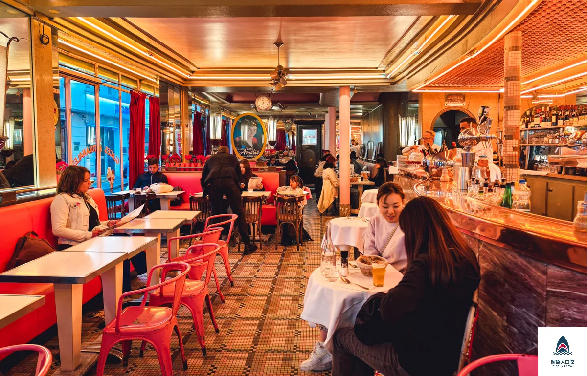 巴黎艾蜜莉的異想世界場景,Cafe des Deux Moulins雙風車咖啡館,巴黎咖啡廳推薦,巴黎蒙馬特 @鯊魚大口咬 巴黎艾蜜莉的異想世界場景,Cafe des Deux Moulins雙風車咖啡館,巴黎咖啡廳推薦,巴黎蒙馬特 @鯊魚大口咬