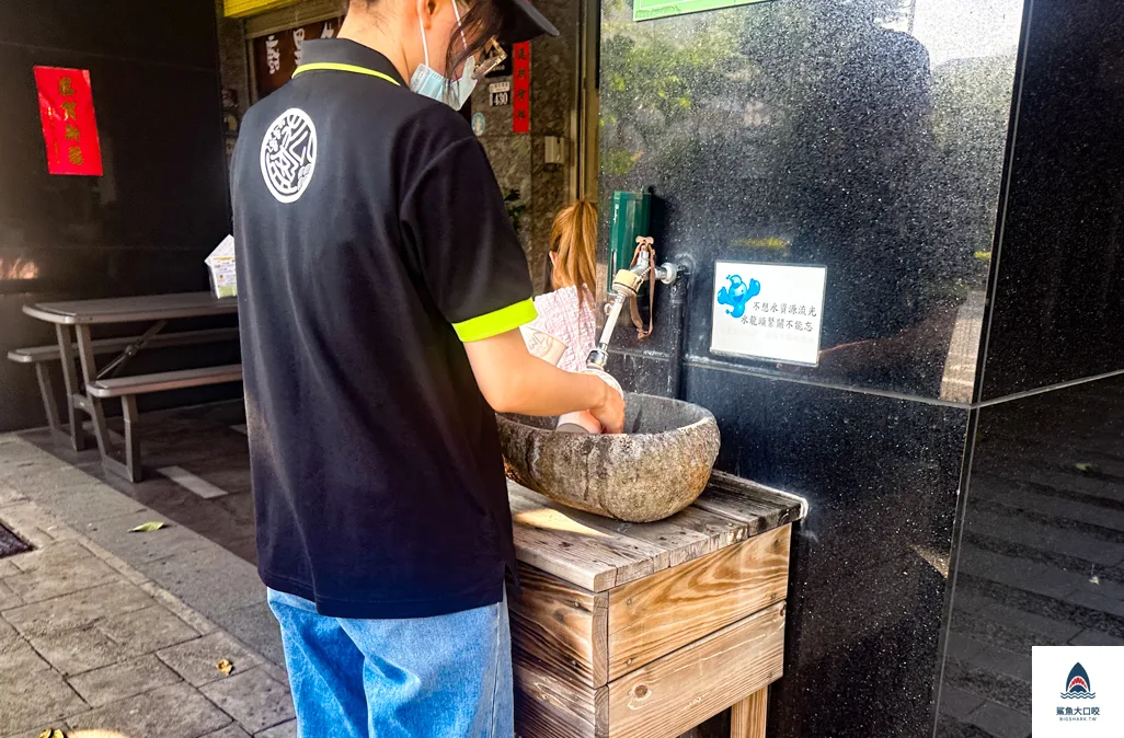 台中冰店,松盈傳奇冰淇淋專賣店,台中三明治冰餅 @鯊魚大口咬