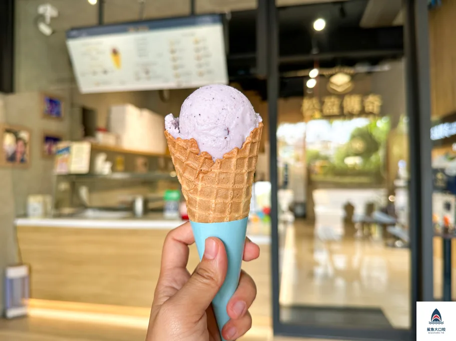 台中冰店,松盈傳奇冰淇淋專賣店,台中三明治冰餅 @鯊魚大口咬