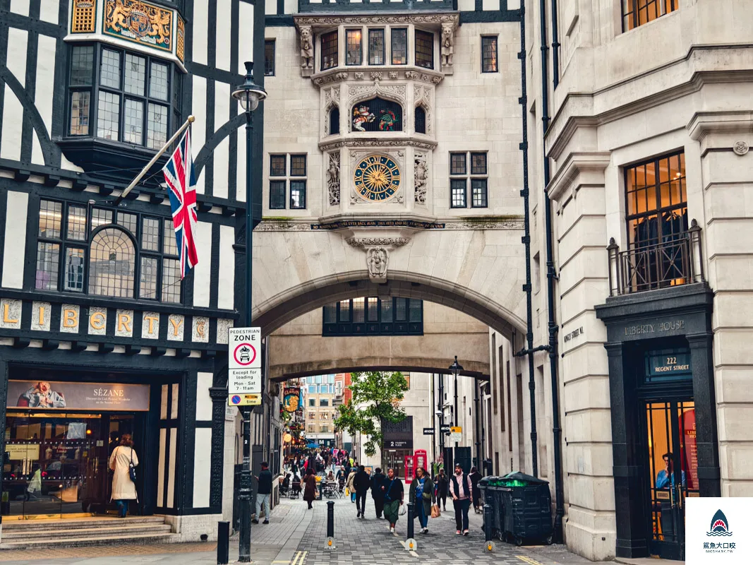 倫敦利寶百貨公司,倫敦柯芬園必逛,London Liberty,倫敦逛街,倫敦蘇活區 @鯊魚大口咬 倫敦利寶百貨公司,倫敦柯芬園必逛,London Liberty,倫敦逛街,倫敦蘇活區 @鯊魚大口咬