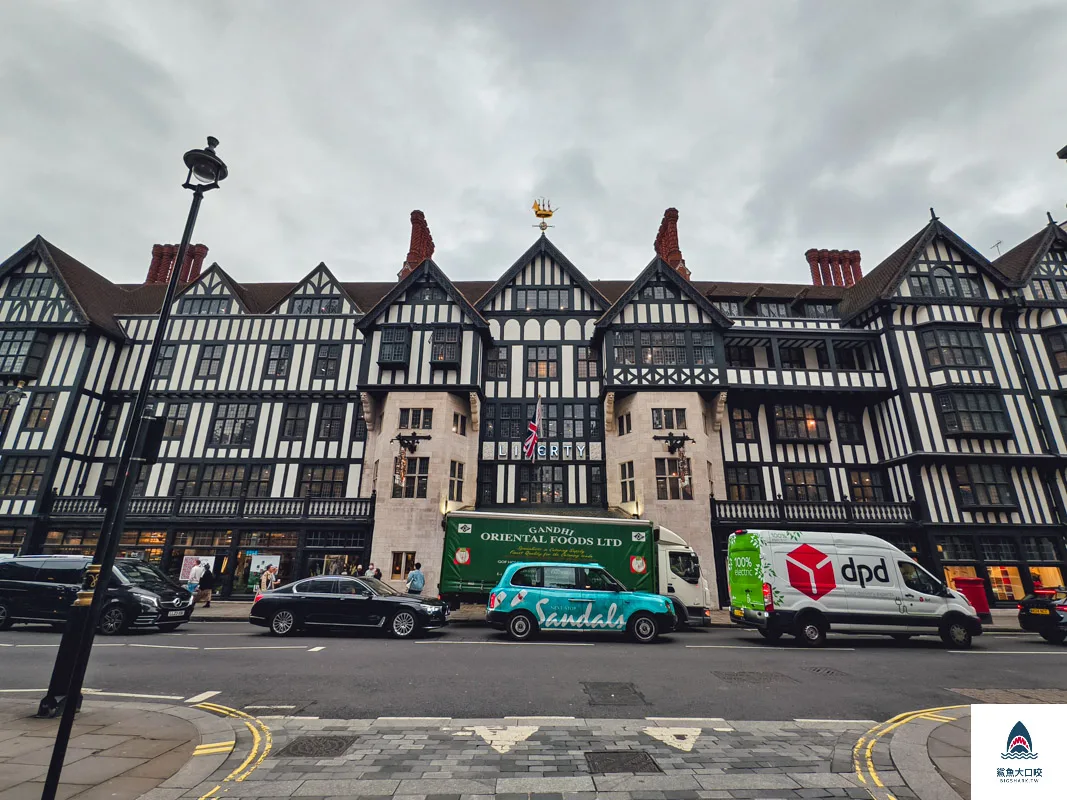 倫敦利寶百貨公司,倫敦柯芬園必逛,London Liberty,倫敦逛街,倫敦蘇活區 @鯊魚大口咬 倫敦利寶百貨公司,倫敦柯芬園必逛,London Liberty,倫敦逛街,倫敦蘇活區 @鯊魚大口咬