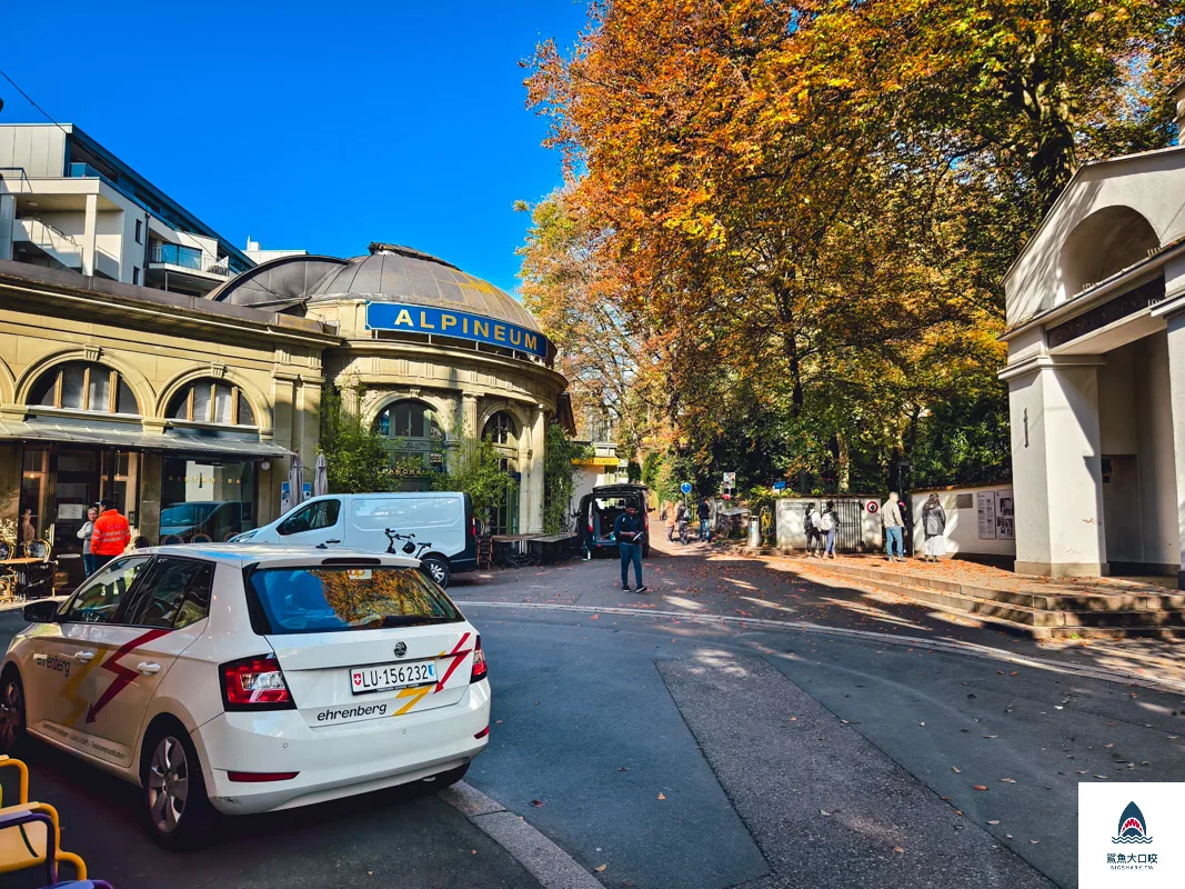 垂死獅子像Löwendenkmal,琉森景點,瑞士琉森景點,Lucerne景點,Lucerne垂死獅子 @鯊魚大口咬