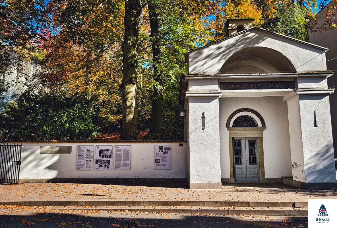 垂死獅子像Löwendenkmal,琉森景點,瑞士琉森景點,Lucerne景點,Lucerne垂死獅子 @鯊魚大口咬