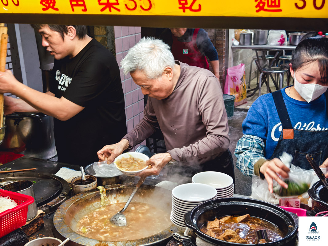 士林美食推薦,士林肉羹推薦,捷運士林站美食推薦,光輝肉羹,士林美食 @鯊魚大口咬