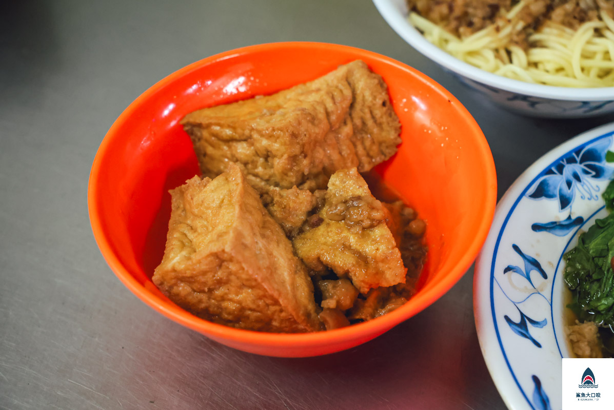 士林美食推薦,士林肉羹推薦,捷運士林站美食推薦,光輝肉羹,士林美食 @鯊魚大口咬