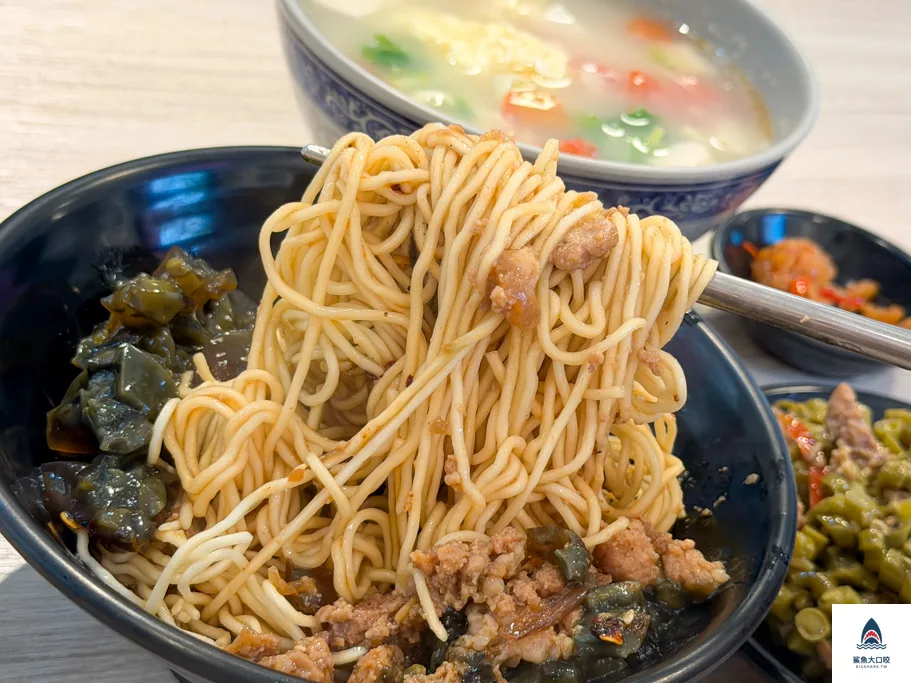 新娘子三民店,新娘子寶清店,台北眷村小吃,松山小吃,民生社區小吃,民生社區麵館,松山美食推薦,新娘子小吃,新娘子麵店 @鯊魚大口咬 新娘子三民店,新娘子寶清店,台北眷村小吃,松山小吃,民生社區小吃,民生社區麵館,松山美食推薦,新娘子小吃,新娘子麵店 @鯊魚大口咬