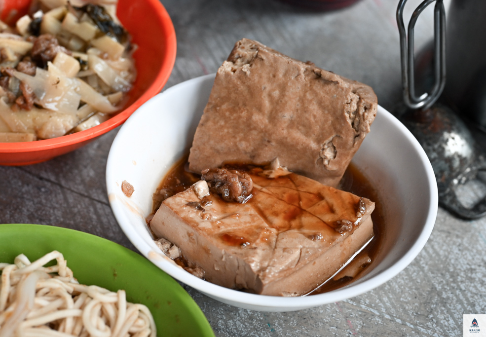 台北小吃,酒泉油飯,酒泉傳統油飯,圓山美食,台北油飯推薦,台北麻醬麵推薦,台北銅板美食 @鯊魚大口咬 台北小吃,酒泉油飯,酒泉傳統油飯,圓山美食,台北油飯推薦,台北麻醬麵推薦,台北銅板美食 @鯊魚大口咬