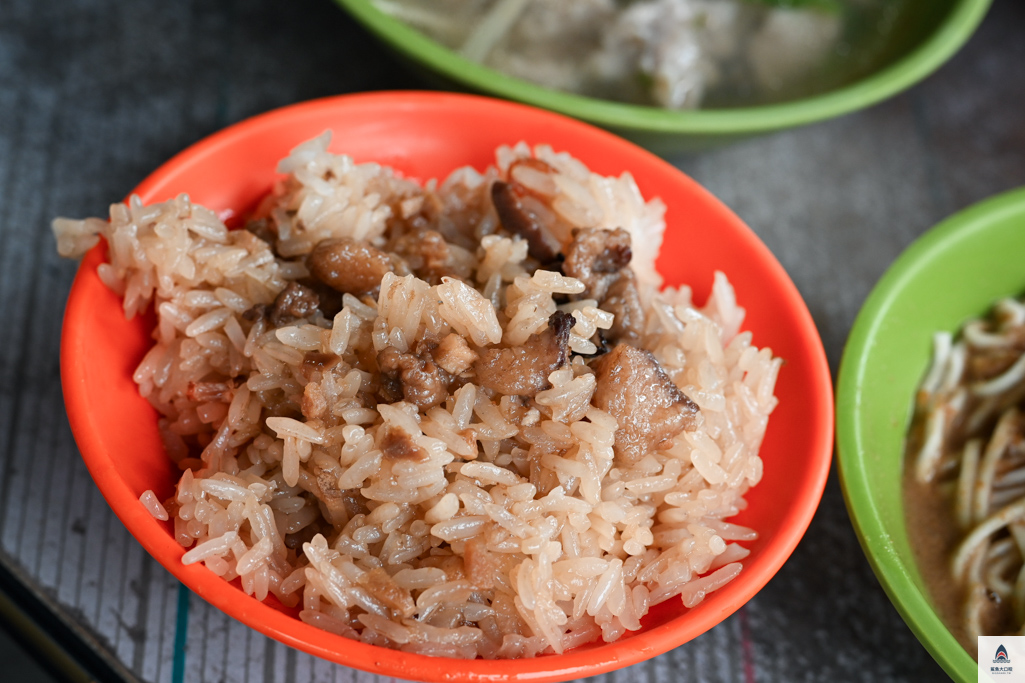 台北小吃,酒泉油飯,酒泉傳統油飯,圓山美食,台北油飯推薦,台北麻醬麵推薦,台北銅板美食 @鯊魚大口咬 台北小吃,酒泉油飯,酒泉傳統油飯,圓山美食,台北油飯推薦,台北麻醬麵推薦,台北銅板美食 @鯊魚大口咬