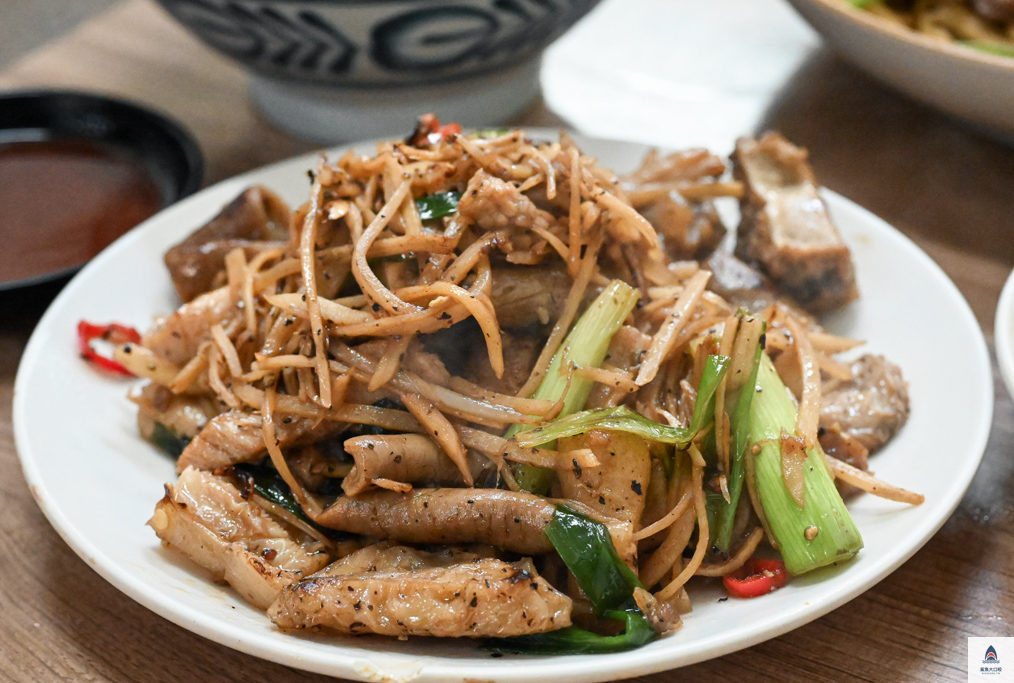 華西街美食,台北炒牛肉推薦,郭家炒牛肉菜單,萬華美食,郭家炒牛肉 @鯊魚大口咬 華西街美食,台北炒牛肉推薦,郭家炒牛肉菜單,萬華美食,郭家炒牛肉 @鯊魚大口咬