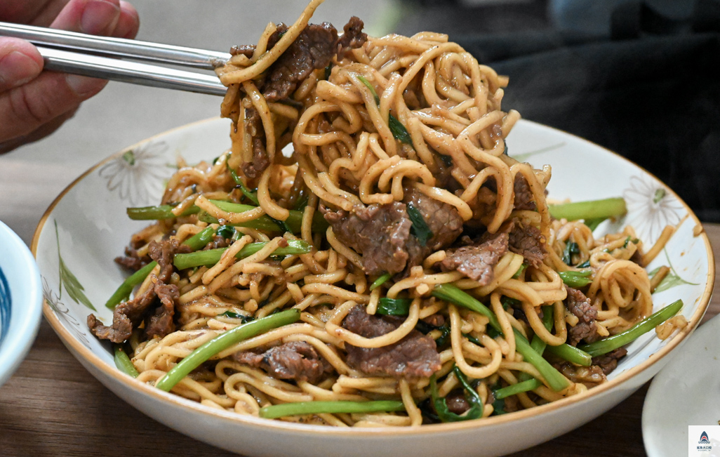 華西街美食,台北炒牛肉推薦,郭家炒牛肉菜單,萬華美食,郭家炒牛肉 @鯊魚大口咬 華西街美食,台北炒牛肉推薦,郭家炒牛肉菜單,萬華美食,郭家炒牛肉 @鯊魚大口咬