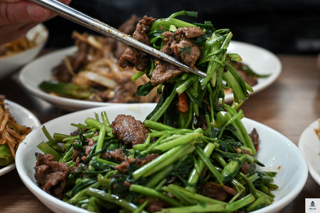 華西街美食,台北炒牛肉推薦,郭家炒牛肉菜單,萬華美食,郭家炒牛肉 @鯊魚大口咬 華西街美食,台北炒牛肉推薦,郭家炒牛肉菜單,萬華美食,郭家炒牛肉 @鯊魚大口咬