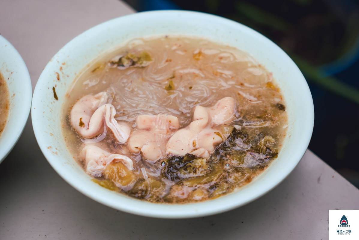 台中早餐,台中胎哥湯,台中美食景點,台中豬雜湯,台中麵店,台中排隊美食,台中東區美食,台中排隊早餐,台中樂成宮美食,台中排隊豬雜湯,台中小吃,台中排隊胎哥湯 @鯊魚大口咬