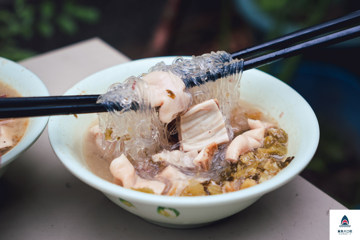 台中早餐,台中胎哥湯,台中美食景點,台中豬雜湯,台中麵店,台中排隊美食,台中東區美食,台中排隊早餐,台中樂成宮美食,台中排隊豬雜湯,台中小吃,台中排隊胎哥湯 @鯊魚大口咬