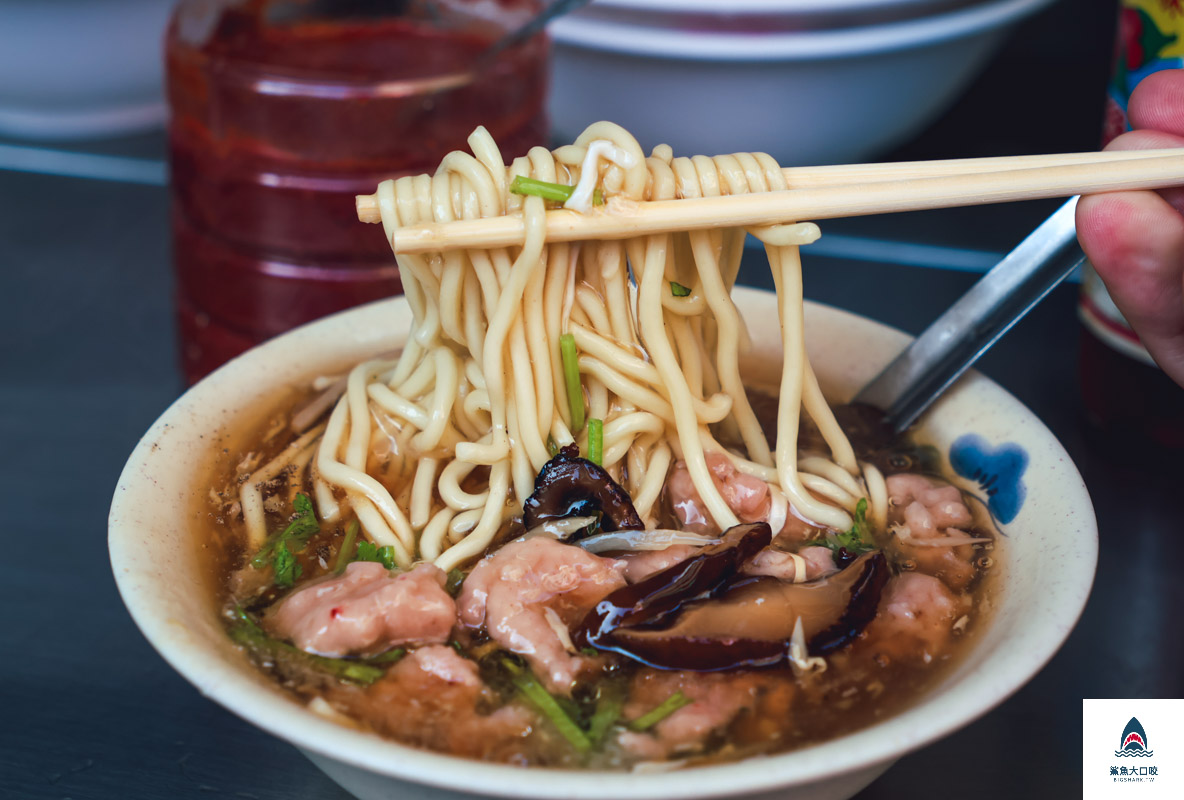 水湳市場新港香菇肉羹,水湳市場新港香菇肉羹菜單 @鯊魚大口咬 水湳市場新港香菇肉羹,水湳市場新港香菇肉羹菜單 @鯊魚大口咬