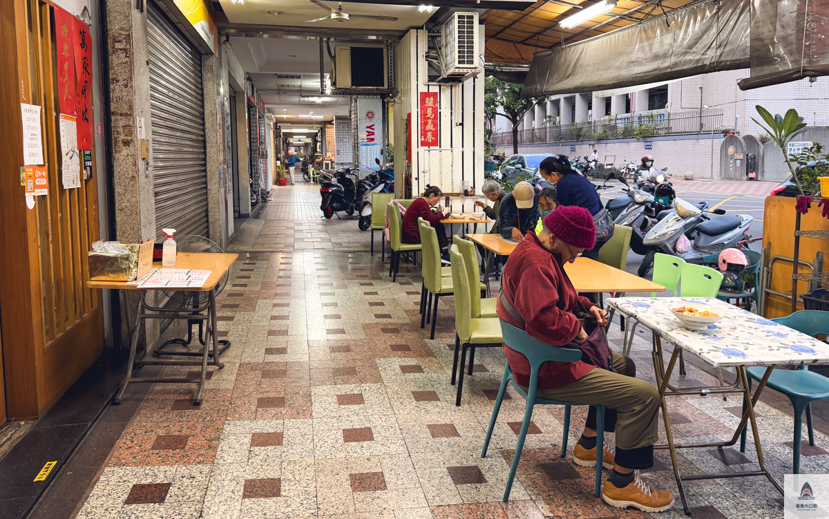 台中清蒸臭豆腐,吉棧素食,即占臭豆腐,台中臭豆腐,台中素食,台中素食臭豆腐 @鯊魚大口咬 台中清蒸臭豆腐,吉棧素食,即占臭豆腐,台中臭豆腐,台中素食,台中素食臭豆腐 @鯊魚大口咬