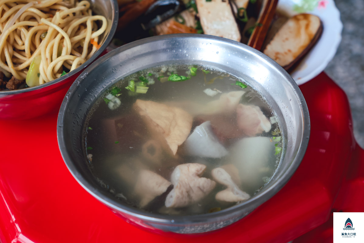 國校巷麵店菜單,國校巷麵店 @鯊魚大口咬