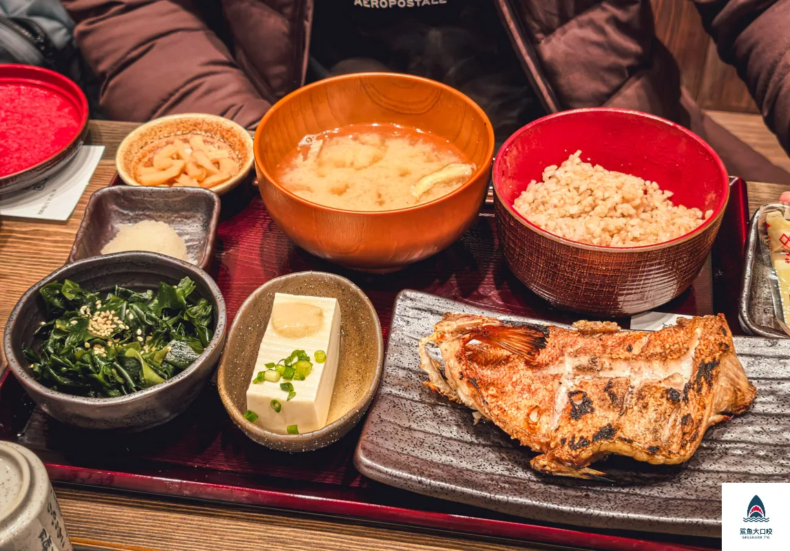 京都烤魚餐廳,京都美食,しんぱち食堂,日本新八食堂,烏丸站美食 @鯊魚大口咬